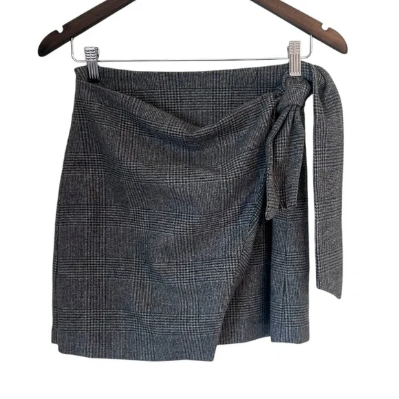 Aritzia Wilfred Dorine Wrap Front Mini Skirt - Picture 3 of 10